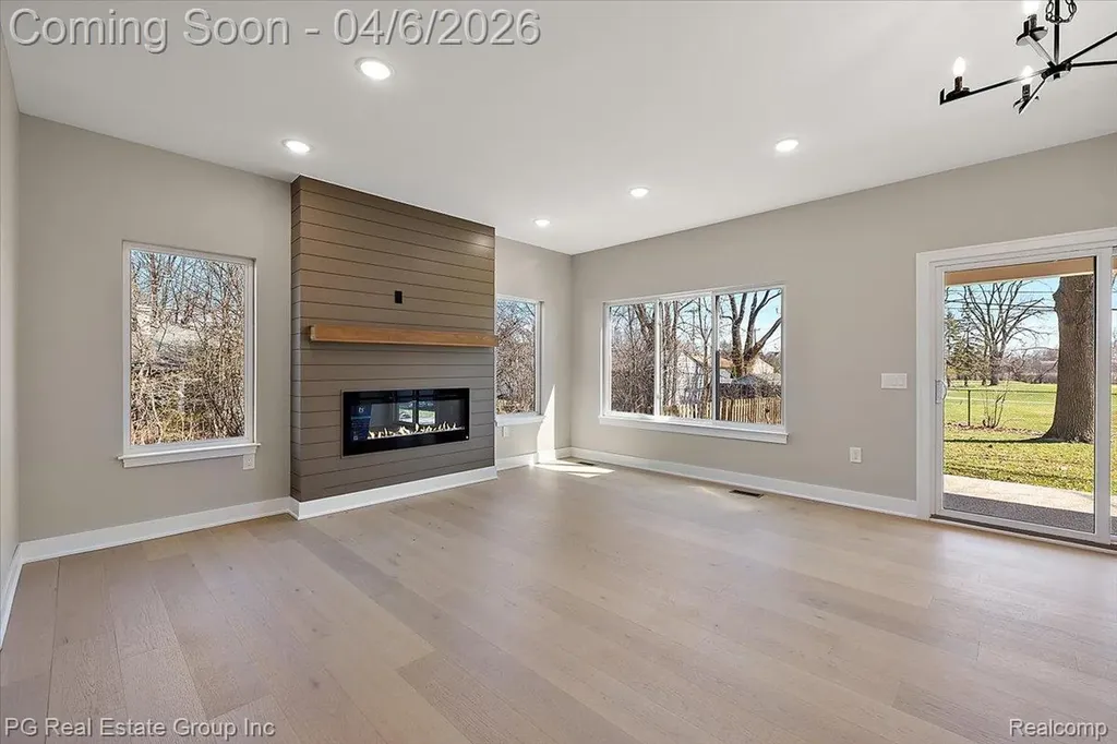 4114 Edgeland Avenue Royal Oak City MI 48073