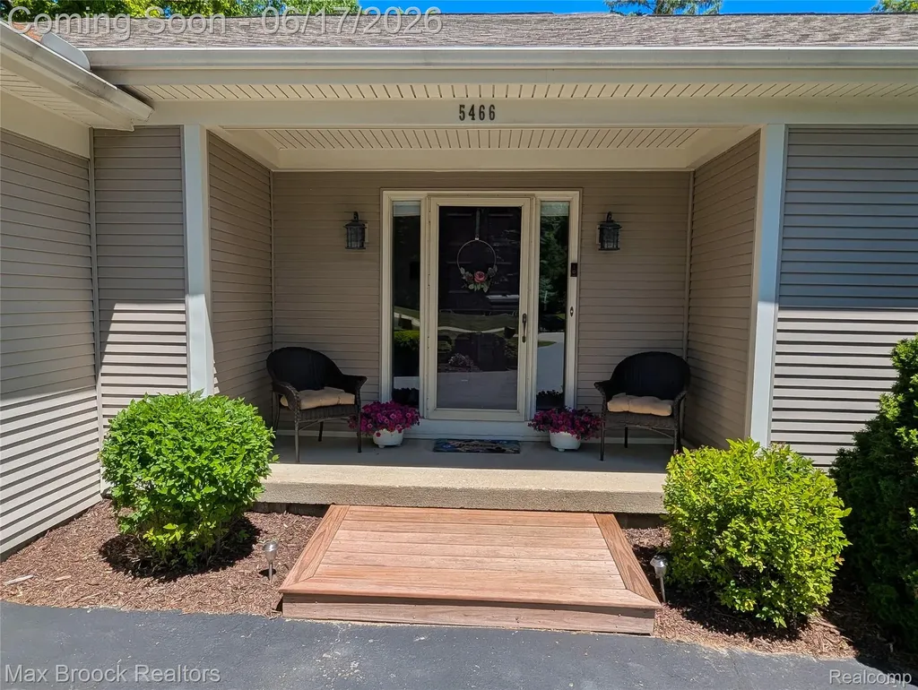 5466 Taylor Lane Springfield Charter Township MI 48346