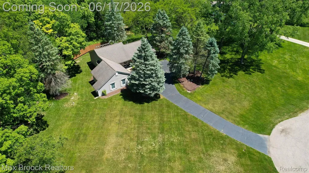 5466 Taylor Lane Springfield Charter Township MI 48346