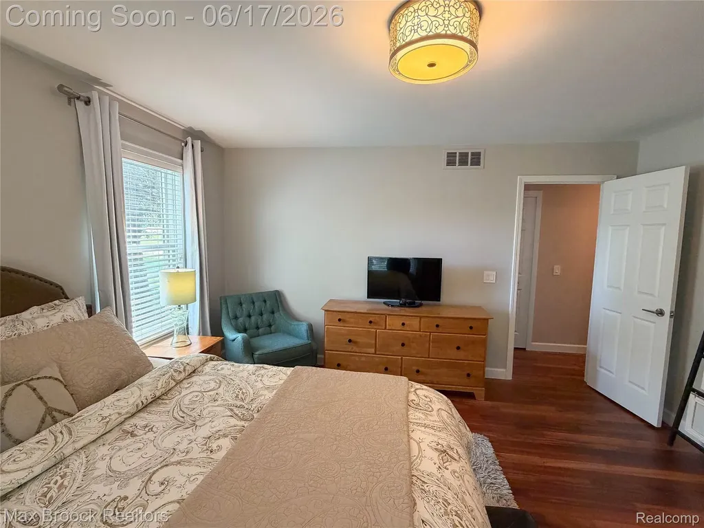 5466 Taylor Lane Springfield Charter Township MI 48346