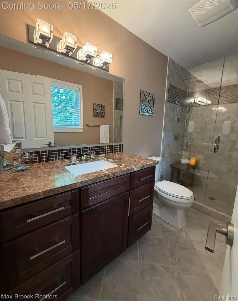 5466 Taylor Lane Springfield Charter Township MI 48346