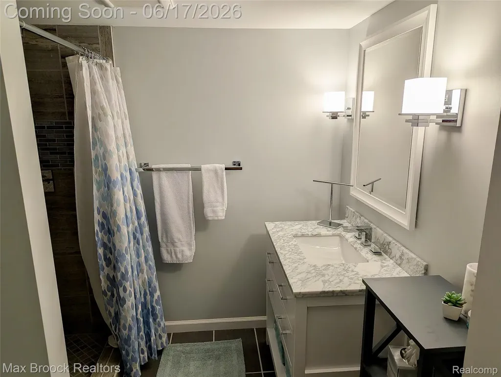 5466 Taylor Lane Springfield Charter Township MI 48346