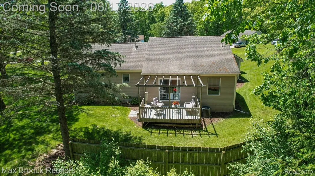 5466 Taylor Lane Springfield Charter Township MI 48346