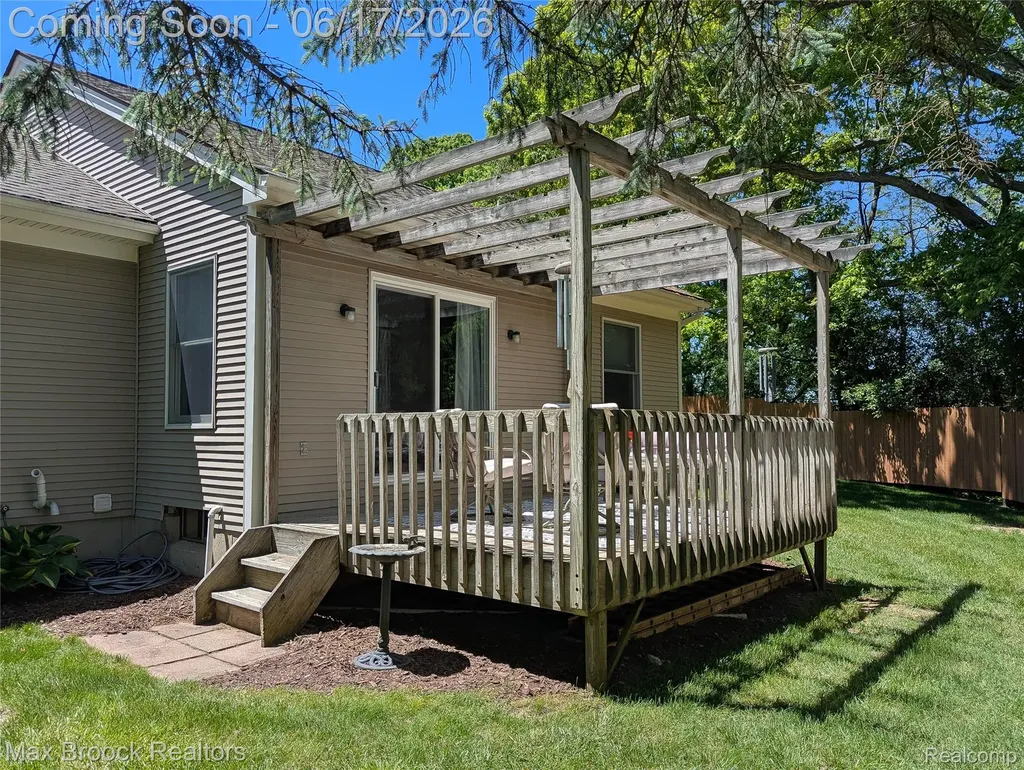 5466 Taylor Lane Springfield Charter Township MI 48346