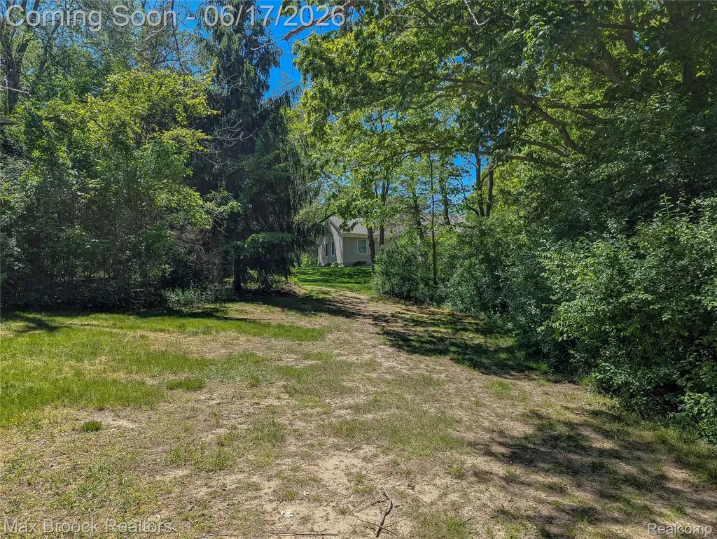 5466 Taylor Lane Springfield Charter Township MI 48346