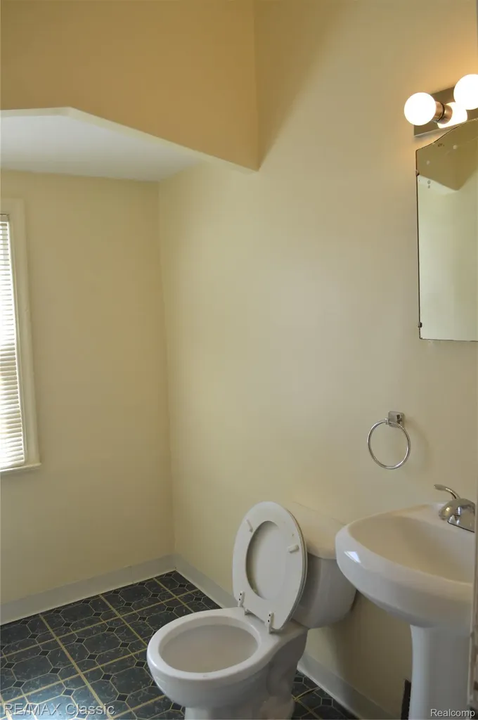 5153 Commonwealth Street Detroit City MI 48208