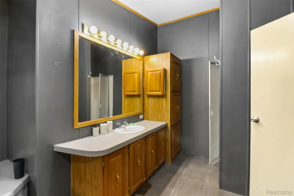 372 Holly Glen Monroe City MI 48161