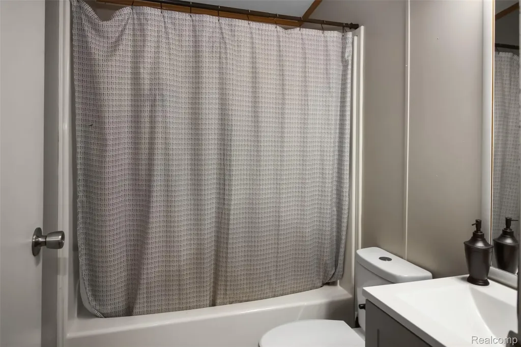 372 Holly Glen Monroe City MI 48161
