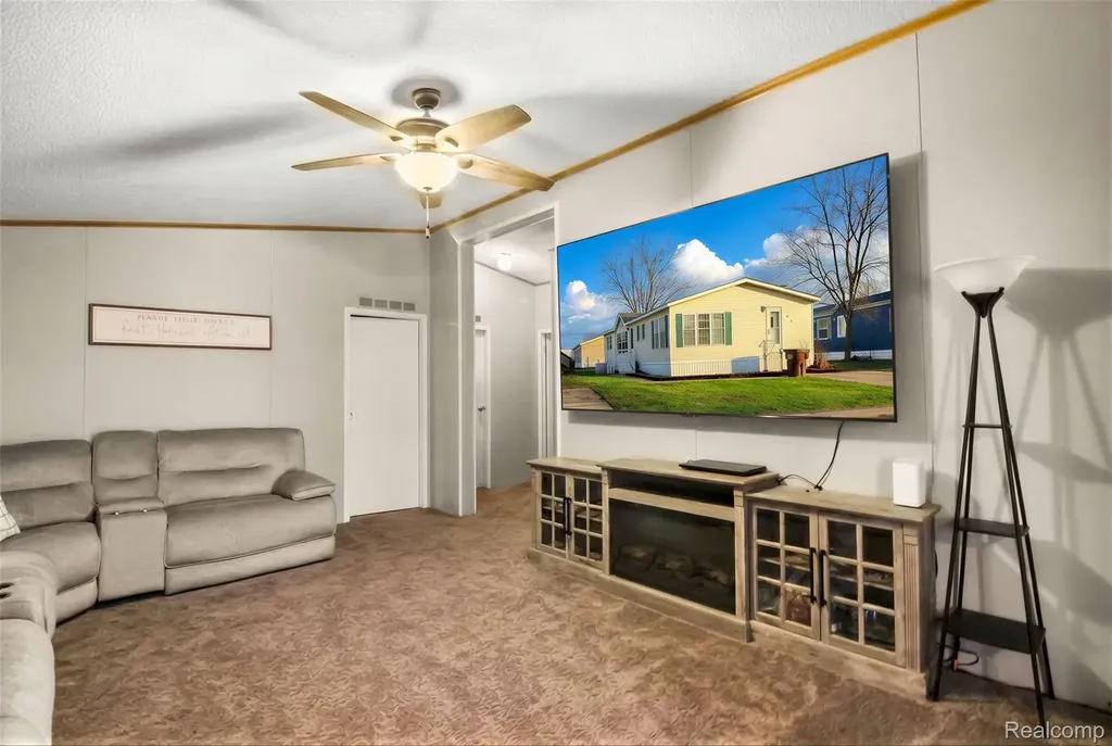 372 Holly Glen Monroe City MI 48161