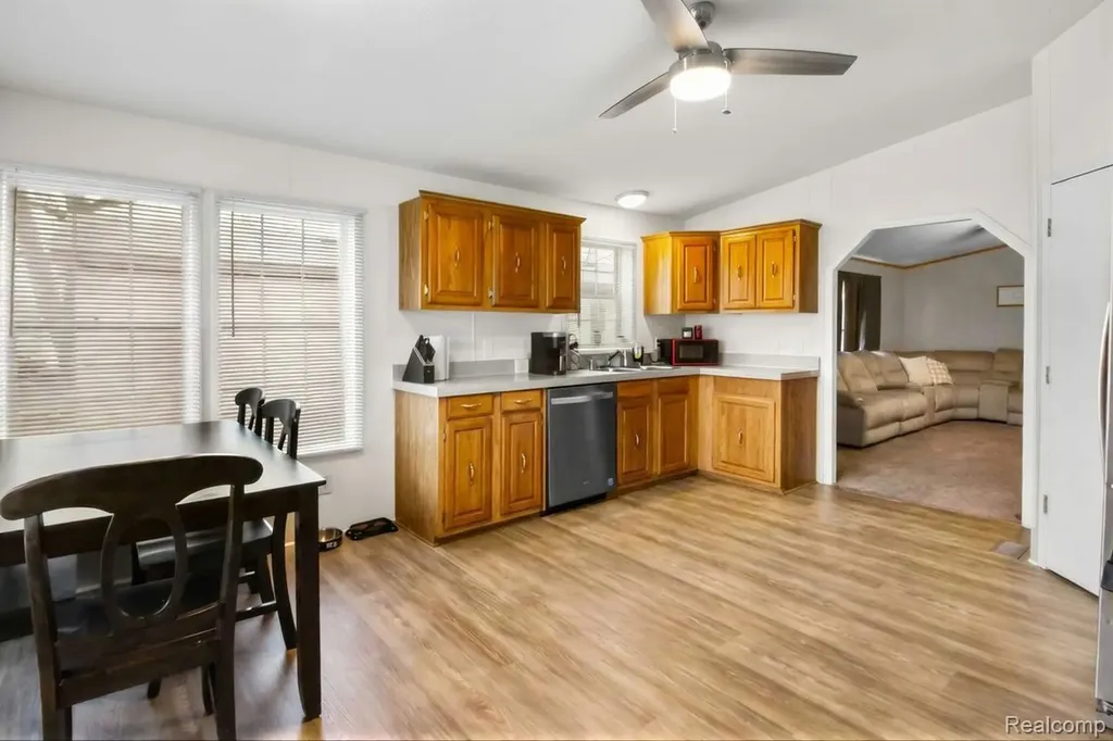 372 Holly Glen Monroe City MI 48161