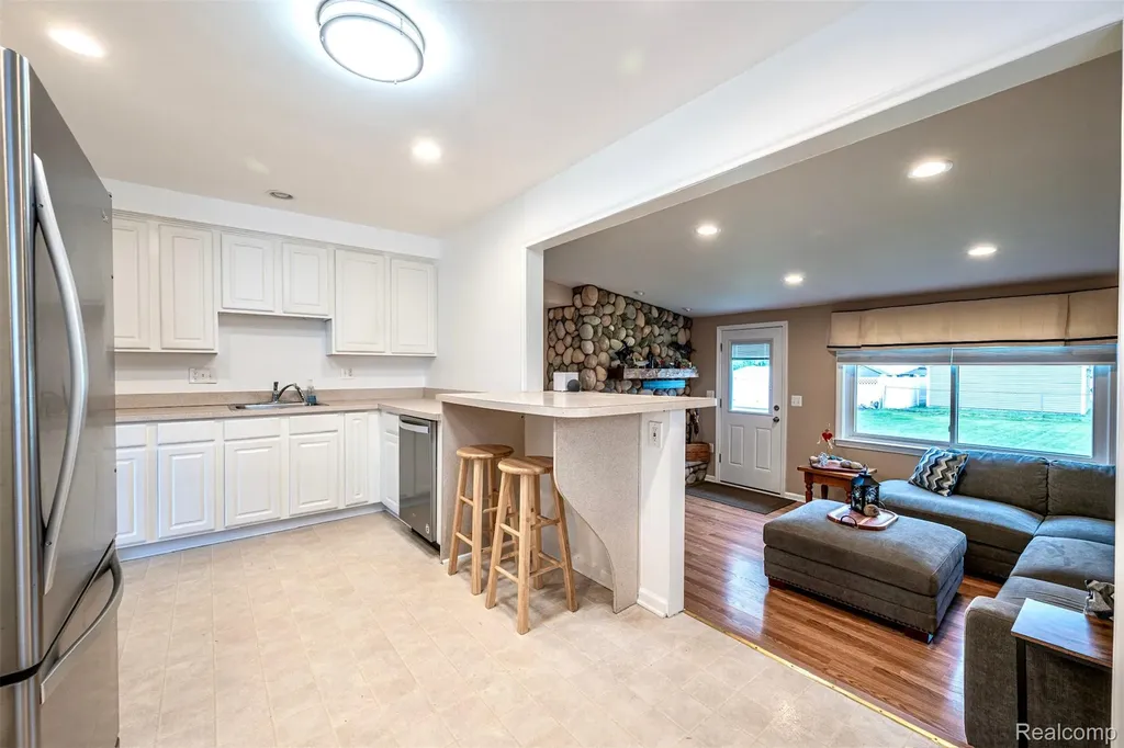 3317 Normandy Road Royal Oak City MI 48073