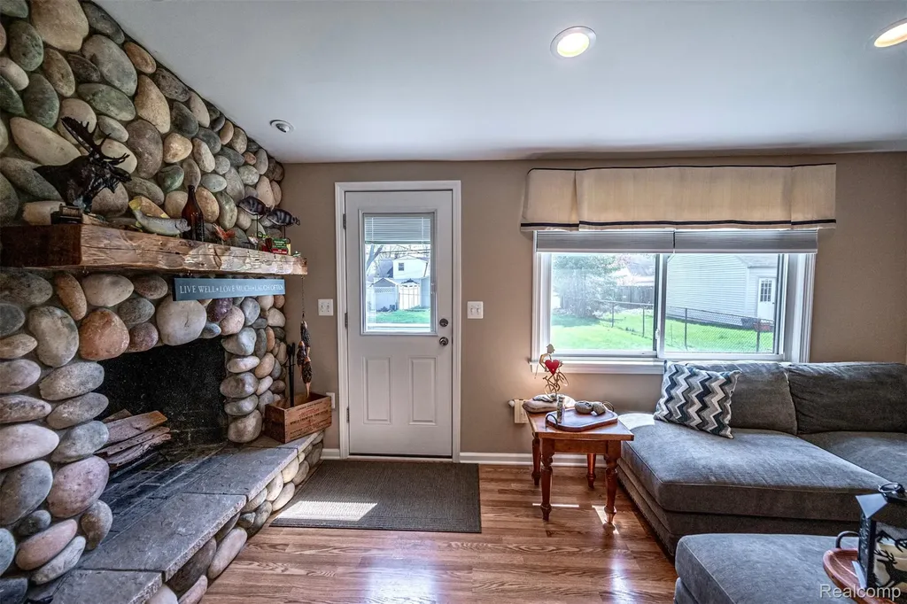 3317 Normandy Road Royal Oak City MI 48073