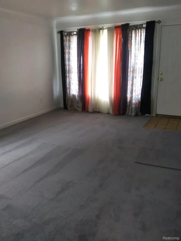 28309 Aberdeen Street Southfield City MI 48076