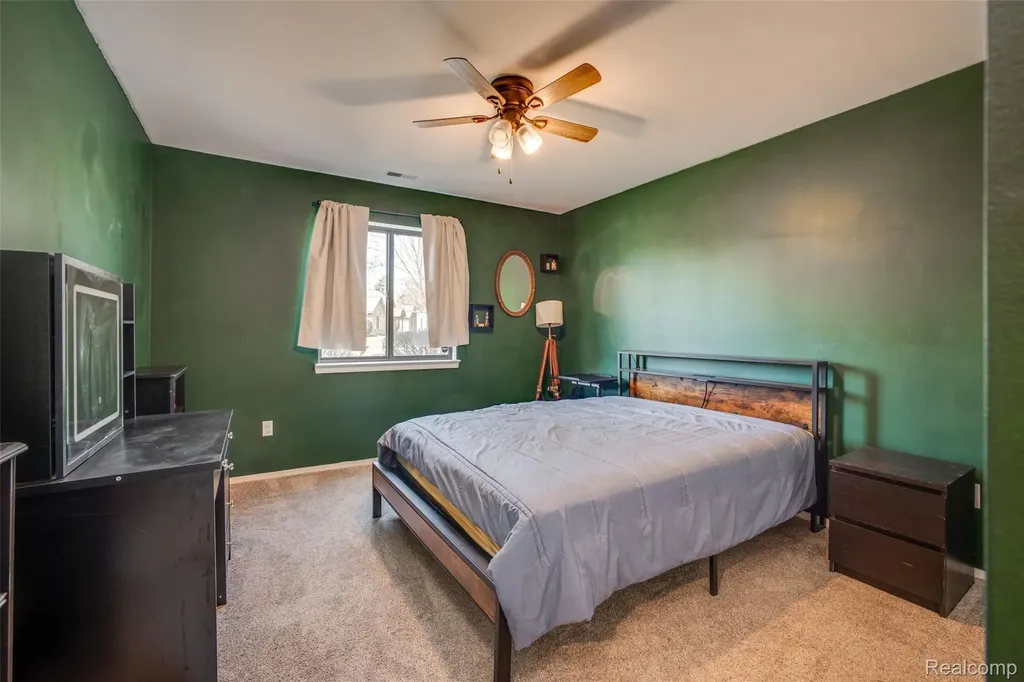 16432 Clarkson Drive Fraser City MI 48026