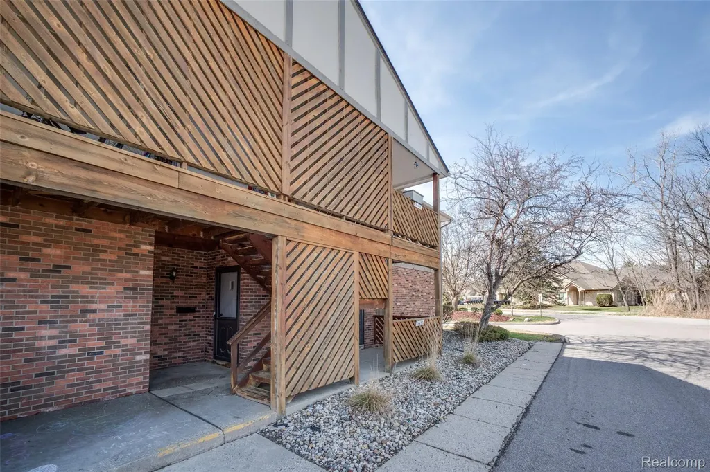16432 Clarkson Drive Fraser City MI 48026