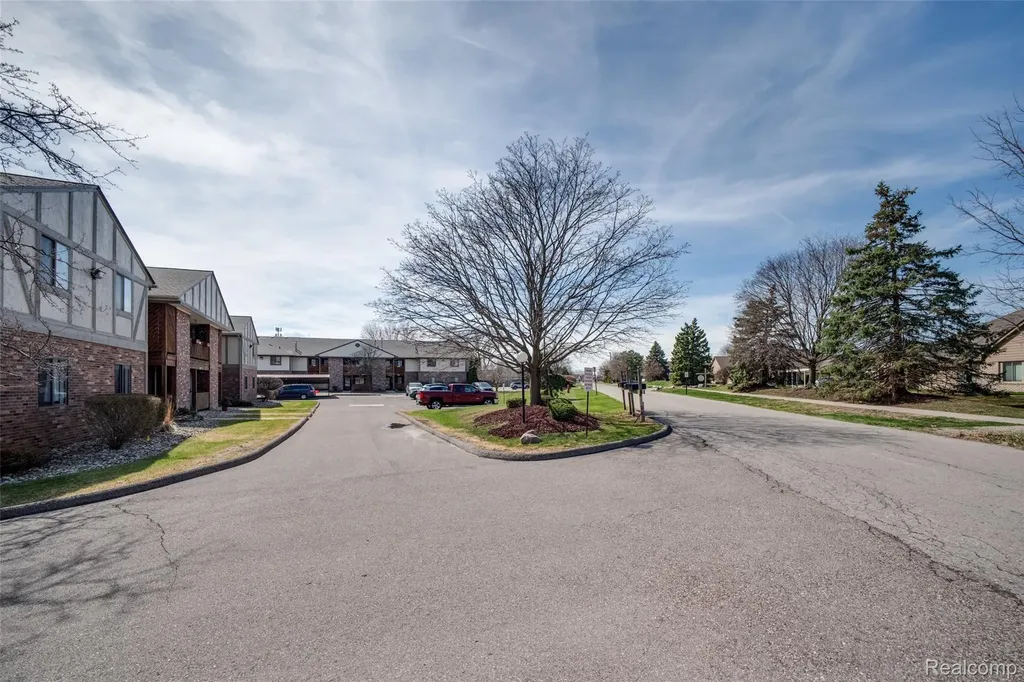 16432 Clarkson Drive Fraser City MI 48026