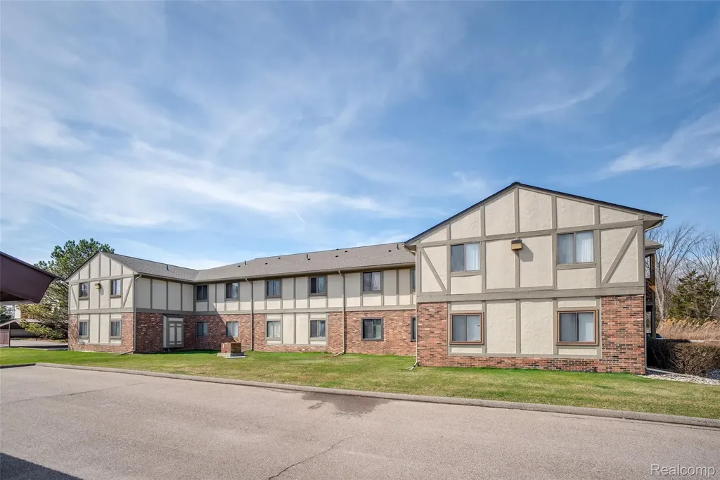 16432 Clarkson Drive Fraser City MI 48026