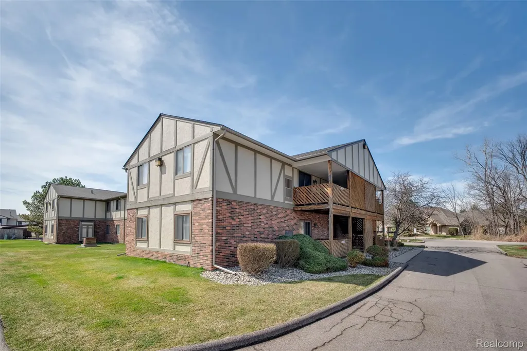 16432 Clarkson Drive Fraser City MI 48026