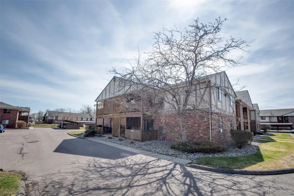 16432 Clarkson Drive Fraser City MI 48026
