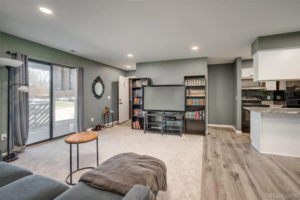 16432 Clarkson Drive Fraser City MI 48026