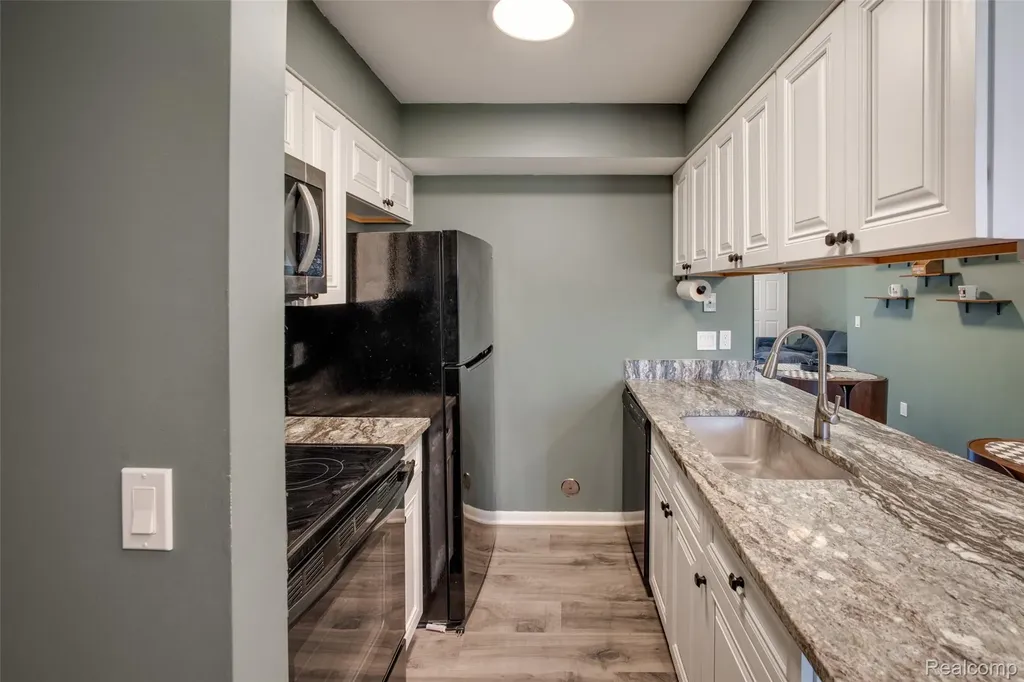 16432 Clarkson Drive Fraser City MI 48026