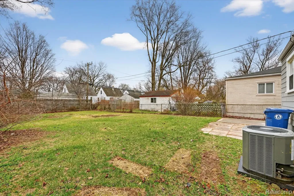 18678 Gaylord Redford Charter Township MI 48240