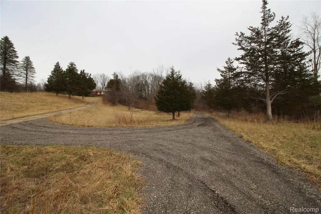 1050 Teggerdine Road White Lake Charter Township MI 48386