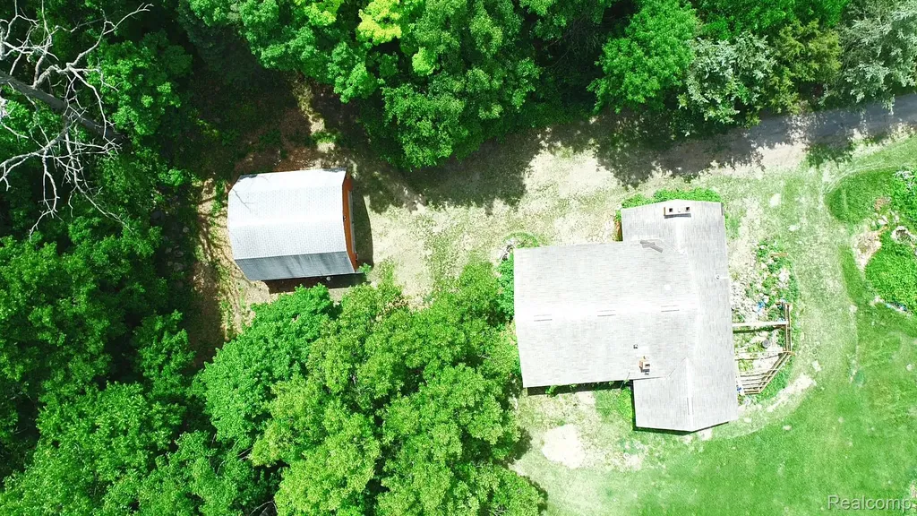1050 Teggerdine Road White Lake Charter Township MI 48386