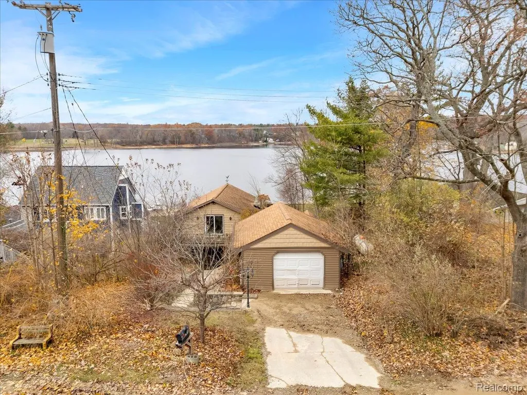 5896 Silver Birch Road Hadley Township MI 48462