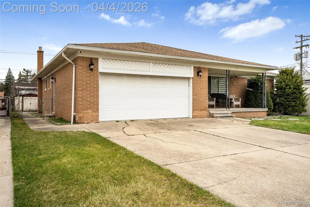 7117 N Evangeline Street Dearborn Heights City MI 48127