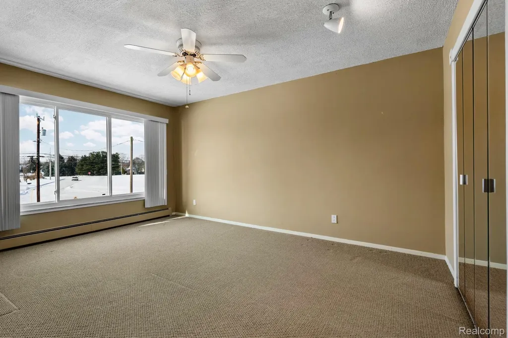 27094 Sandy Hill Lane Lyon Charter Township MI 48165
