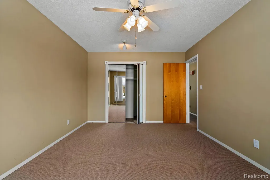 27094 Sandy Hill Lane Lyon Charter Township MI 48165