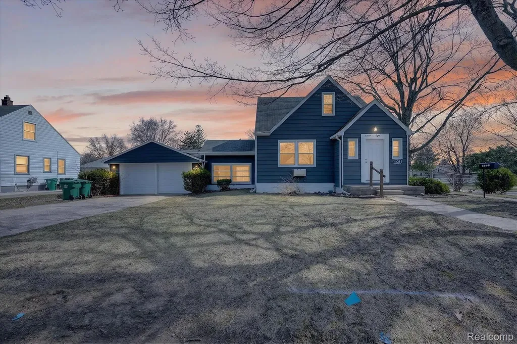 1108 Helen Street Garden City City MI 48135