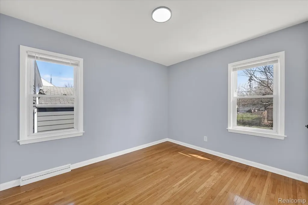 1108 Helen Street Garden City City MI 48135