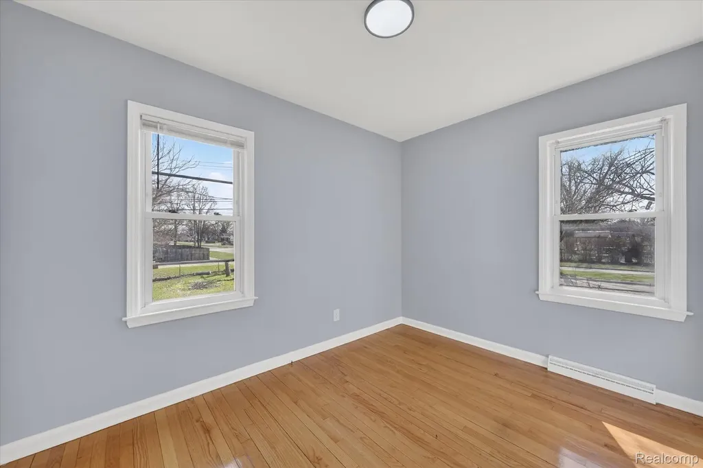 1108 Helen Street Garden City City MI 48135