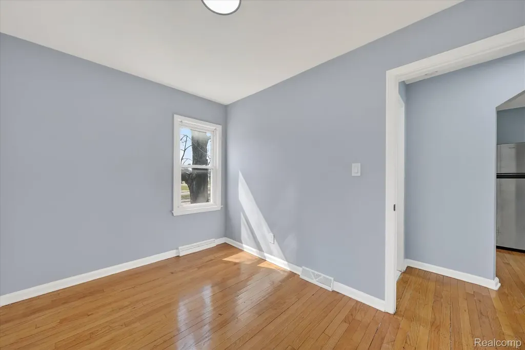 1108 Helen Street Garden City City MI 48135