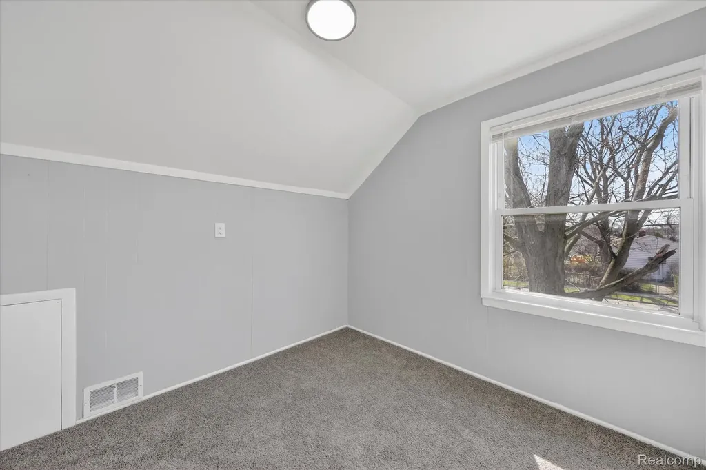 1108 Helen Street Garden City City MI 48135