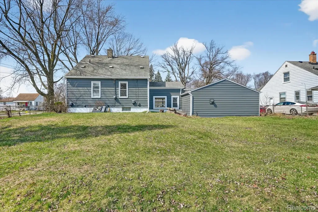 1108 Helen Street Garden City City MI 48135