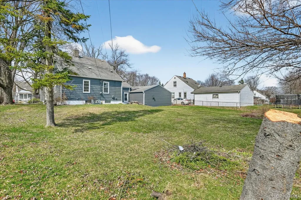 1108 Helen Street Garden City City MI 48135