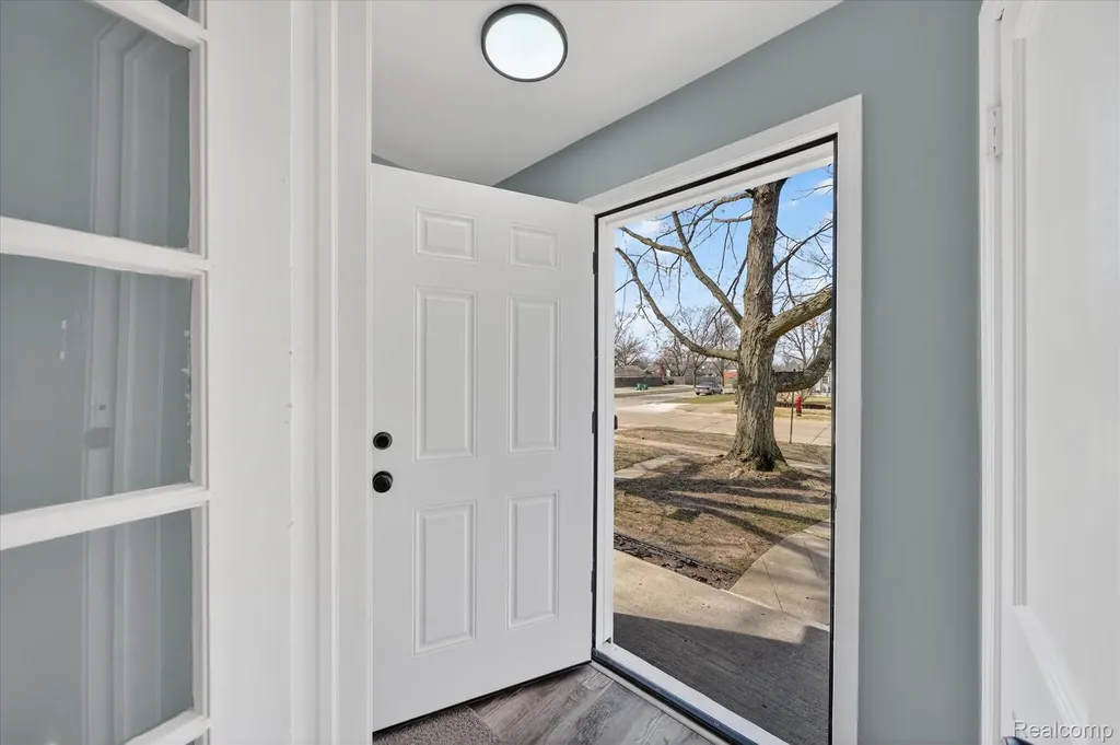 1108 Helen Street Garden City City MI 48135