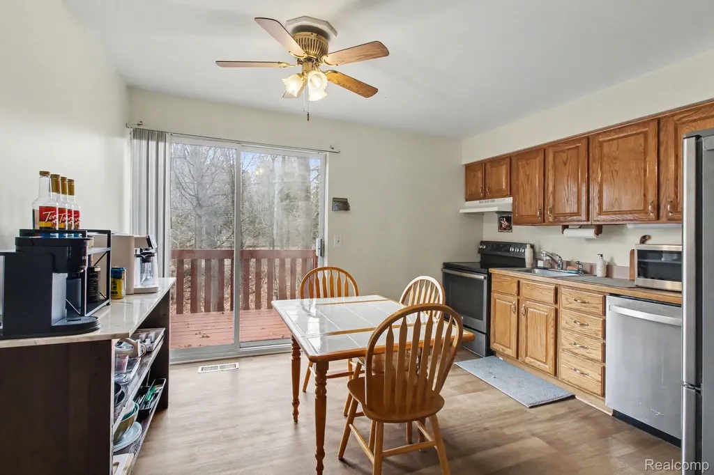 616 Rickett Road Brighton City MI 48116