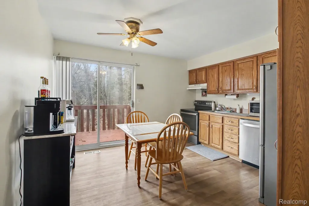 616 Rickett Road Brighton City MI 48116