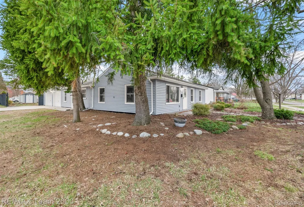 33101 Donnelly Street Garden City City MI 48135