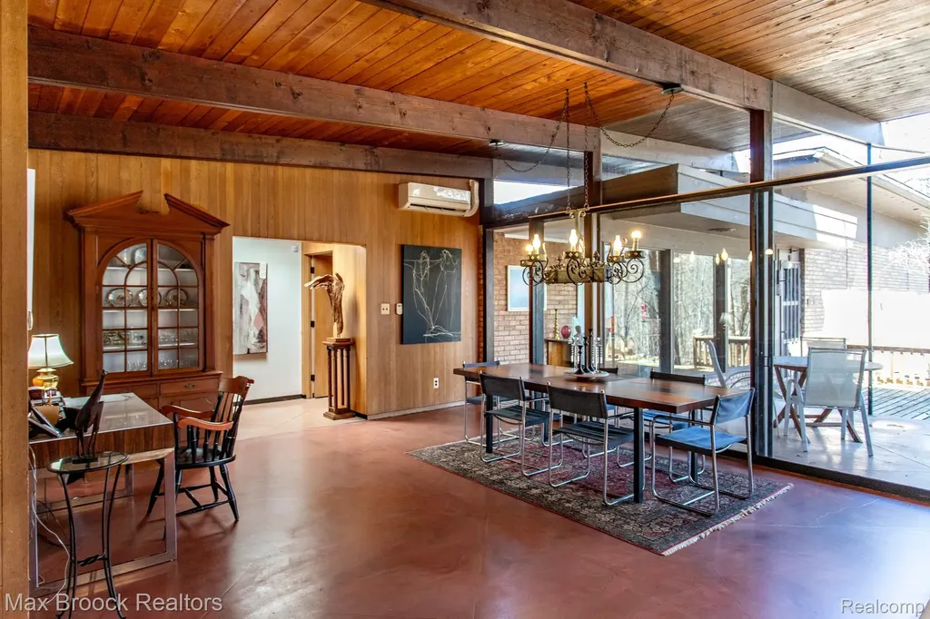 30875 Franklin Road Franklin Village MI 48025