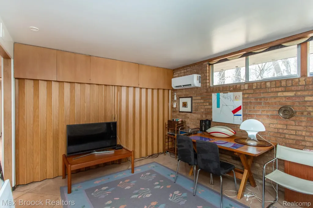 30875 Franklin Road Franklin Village MI 48025