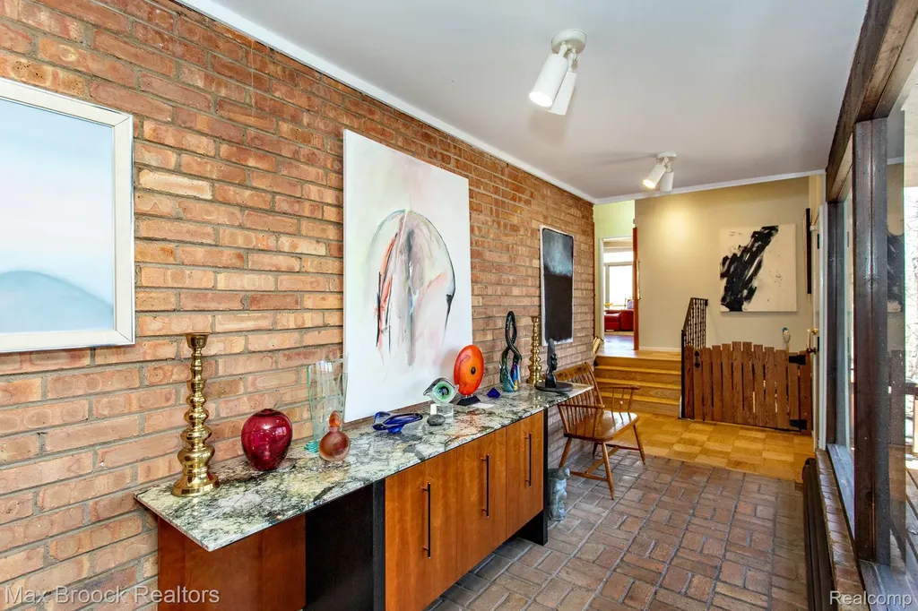 30875 Franklin Road Franklin Village MI 48025