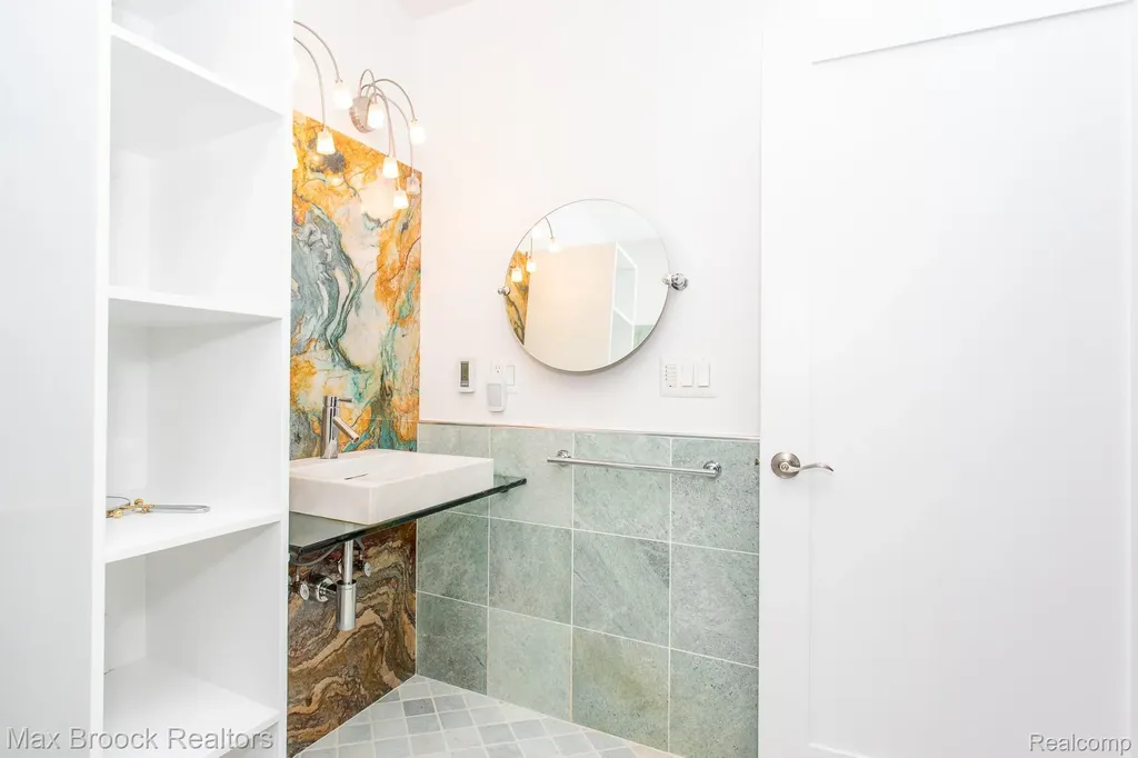 30875 Franklin Road Franklin Village MI 48025