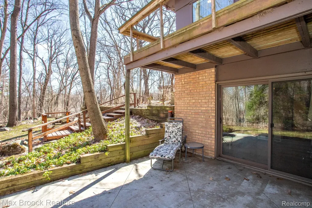 30875 Franklin Road Franklin Village MI 48025