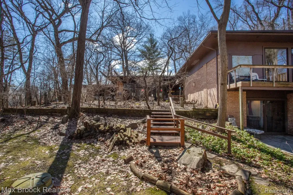 30875 Franklin Road Franklin Village MI 48025
