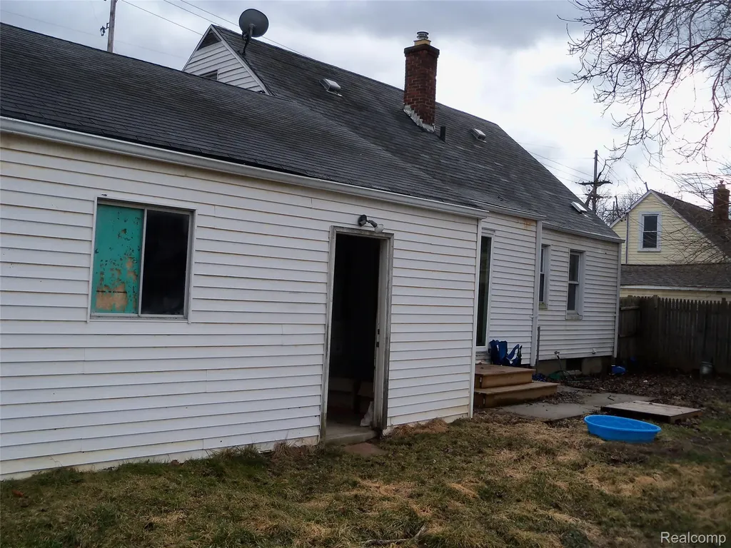 413 E Hemphill Road Flint City MI 48507